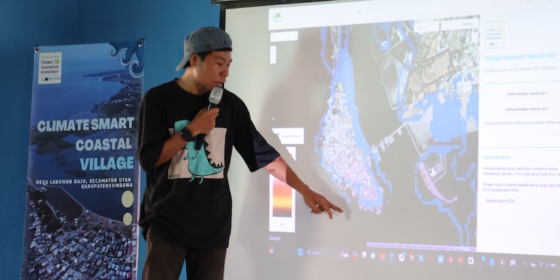 Spatial planning data presentation at a community meeting in Labuhan Bajo, Indonesia 