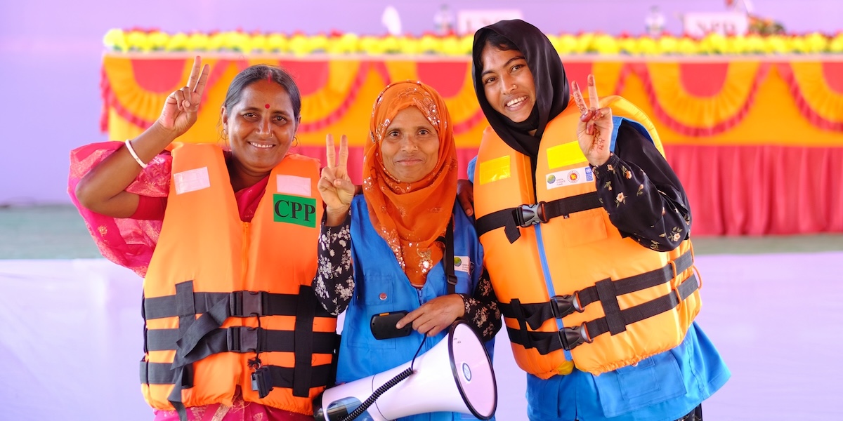 The first cohort of women in Koyra to receive training on early-warning, search-and-rescue, and first-aid equipment